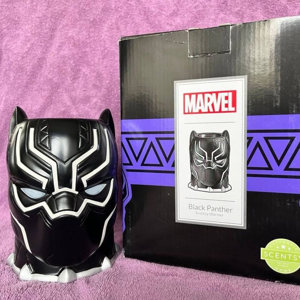 NWOT Black Panther Scentsy Warmer